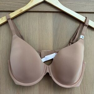 NWT Victoria's Secret Lightly Lined T-shirt Bra 34D